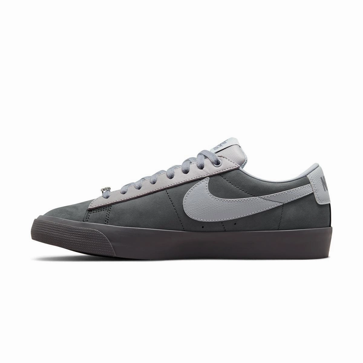 '  FPAR SB Zoom Blazer Low 'Cool Grey'