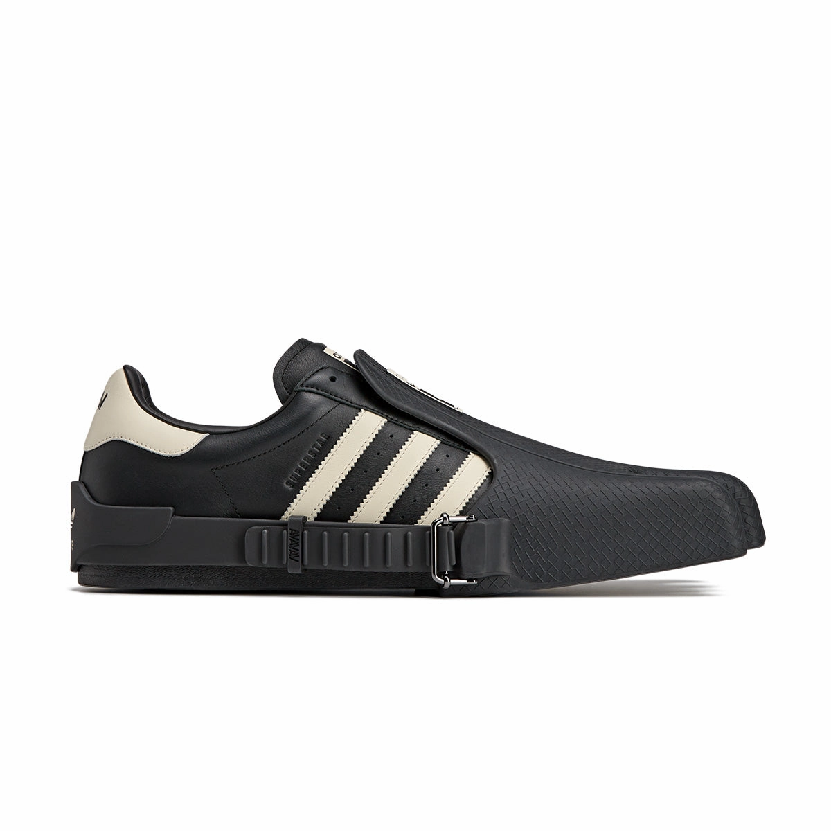   Avavav Superfinger Superstar Core Black Cream Affordable Women Footwear