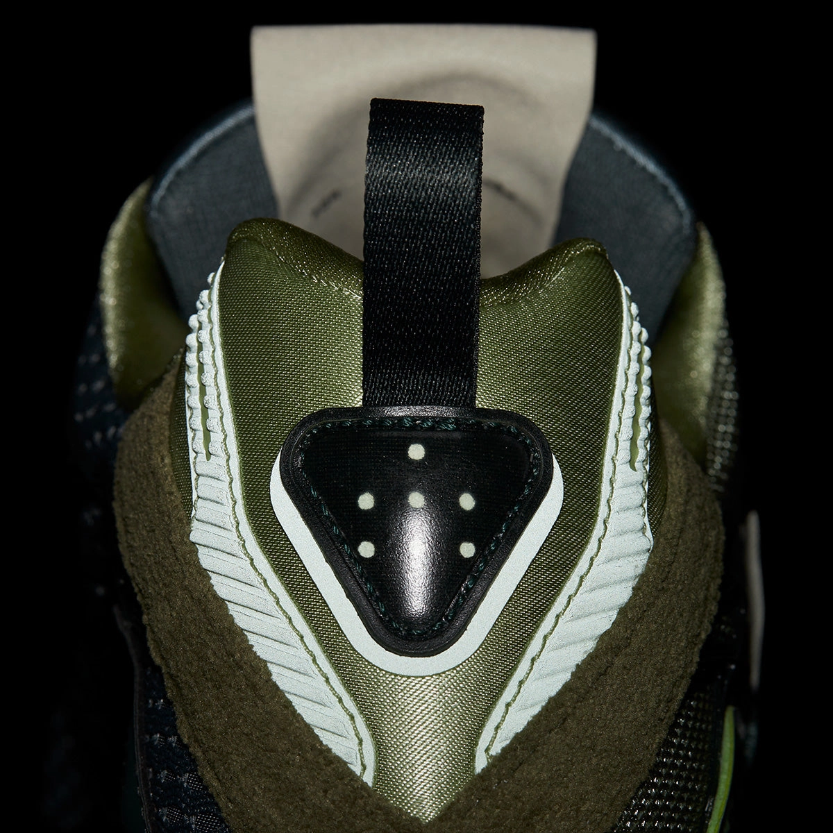   Song For The Mute AdiStar Cushion 'Shadow Green'