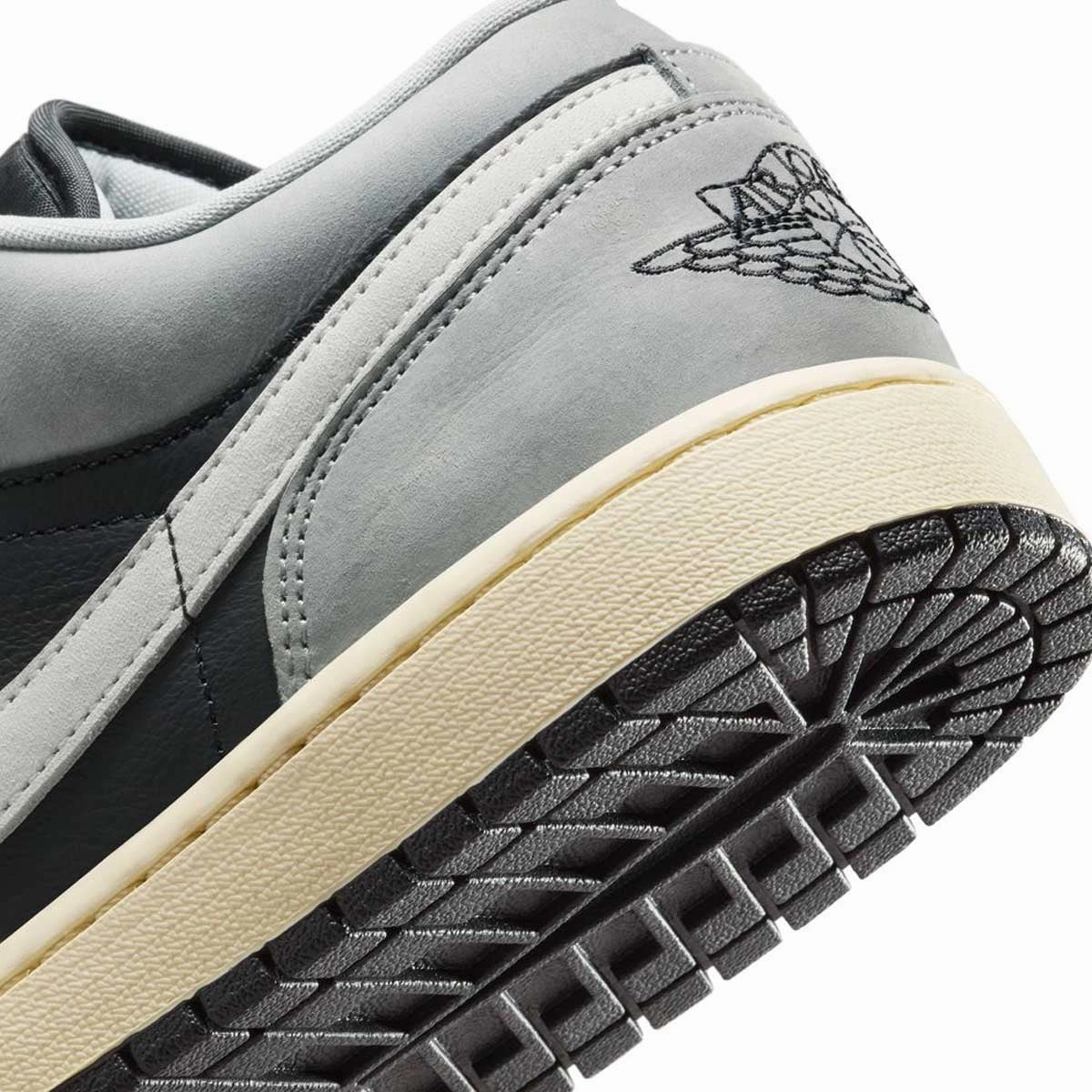 Air Jordan 1 Low SE 'Light Smoke Grey'