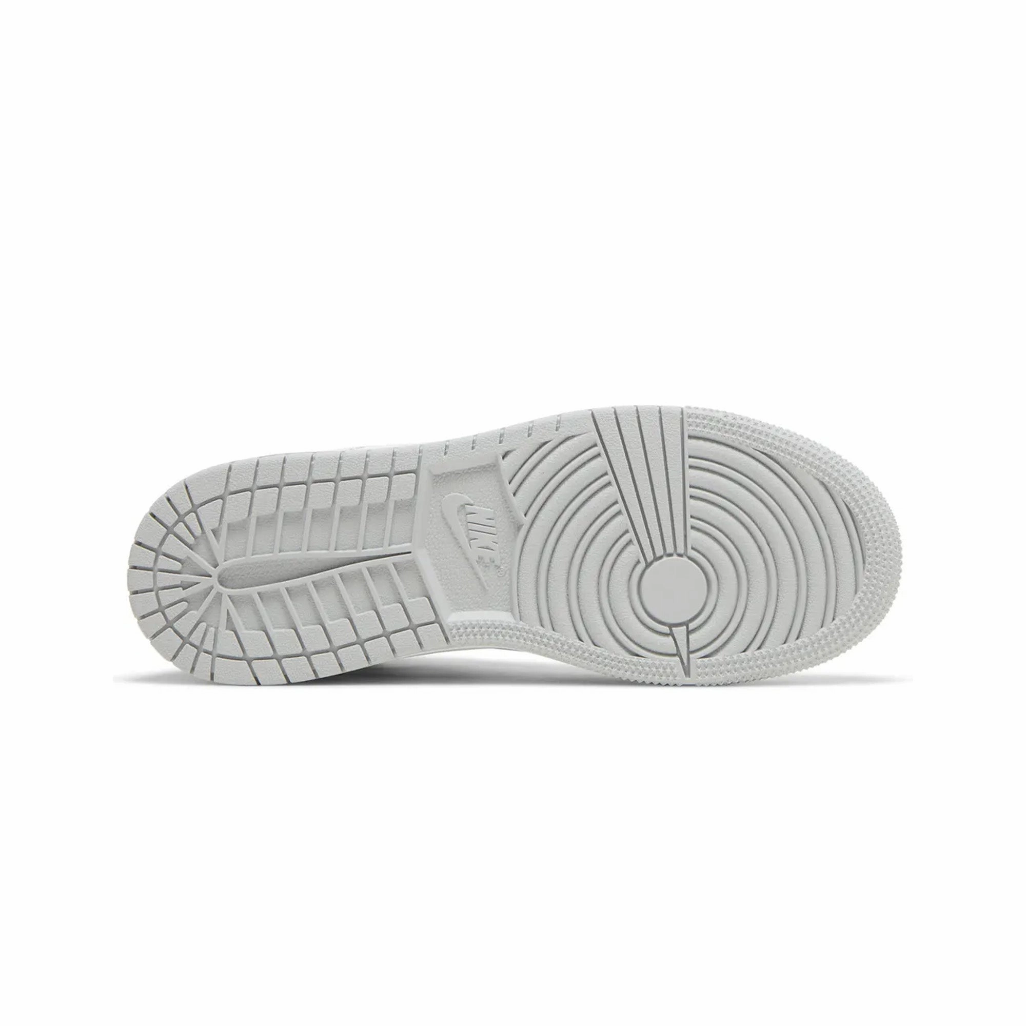 Air Jordan 1 Retro High OG 'Stage Haze' GS (2022)
