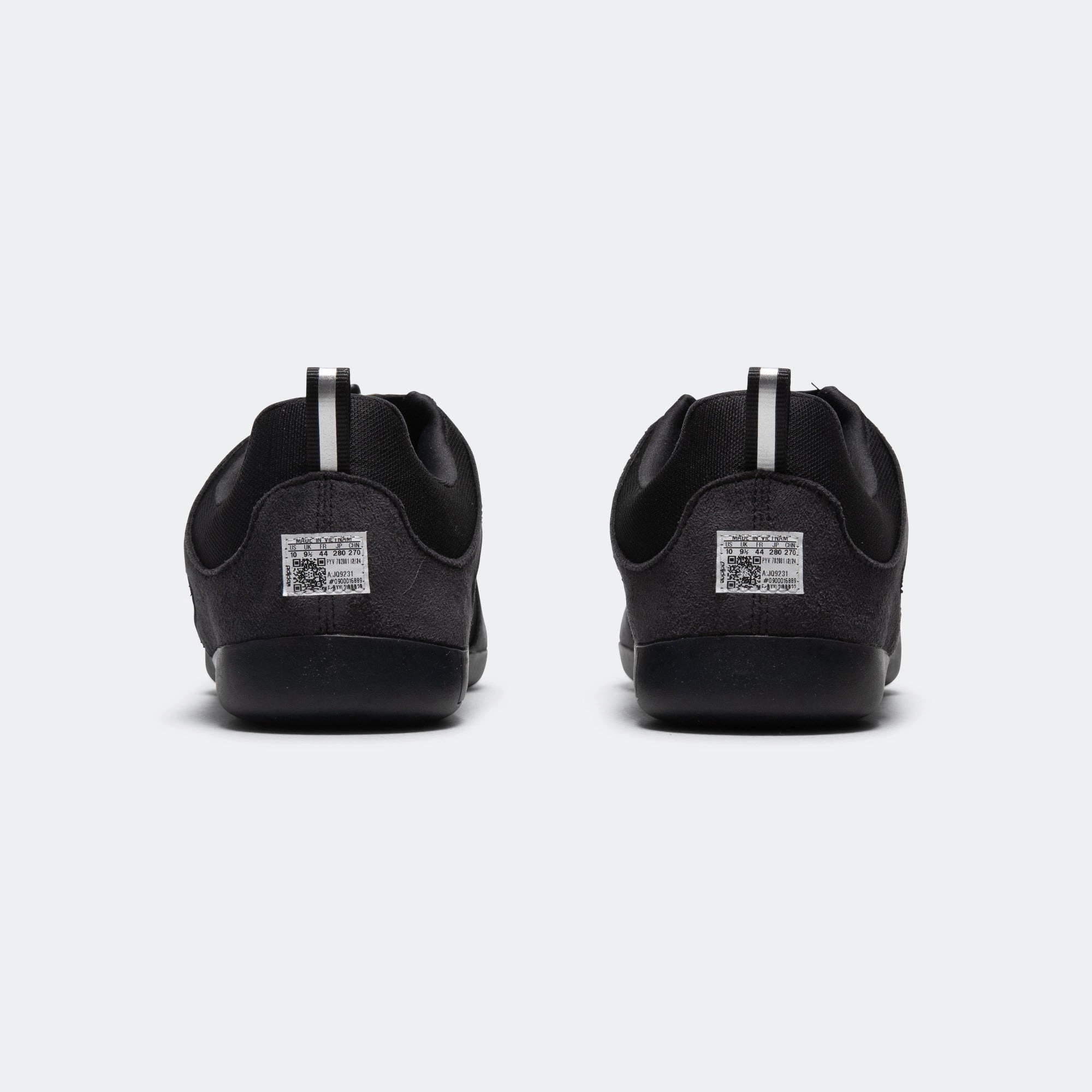 Ballerina x Bad Bunny - Core Black/Core White-Carbon