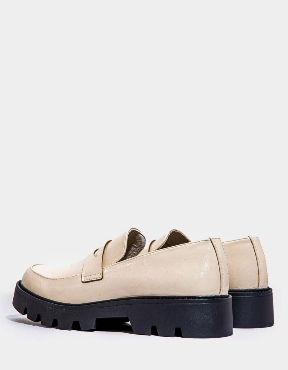 Chinese Laundry Playback Loafers Women's 10M Cream Patent Leather Shoes KHD324