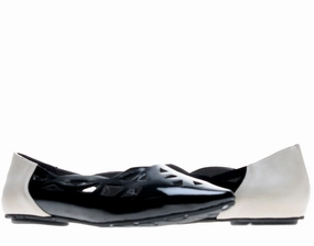 Chocolat Blu Glory Flat Black Women's Shoes Comfy Women Flats under $50