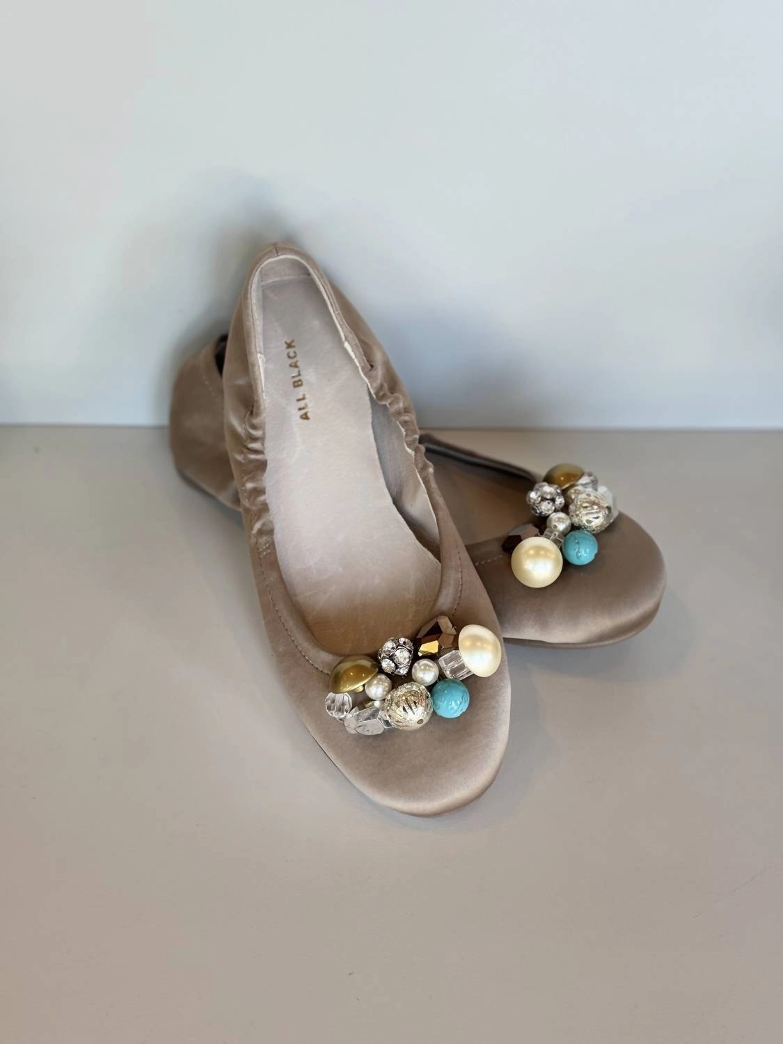 Cluster Ballet Flat In Beige