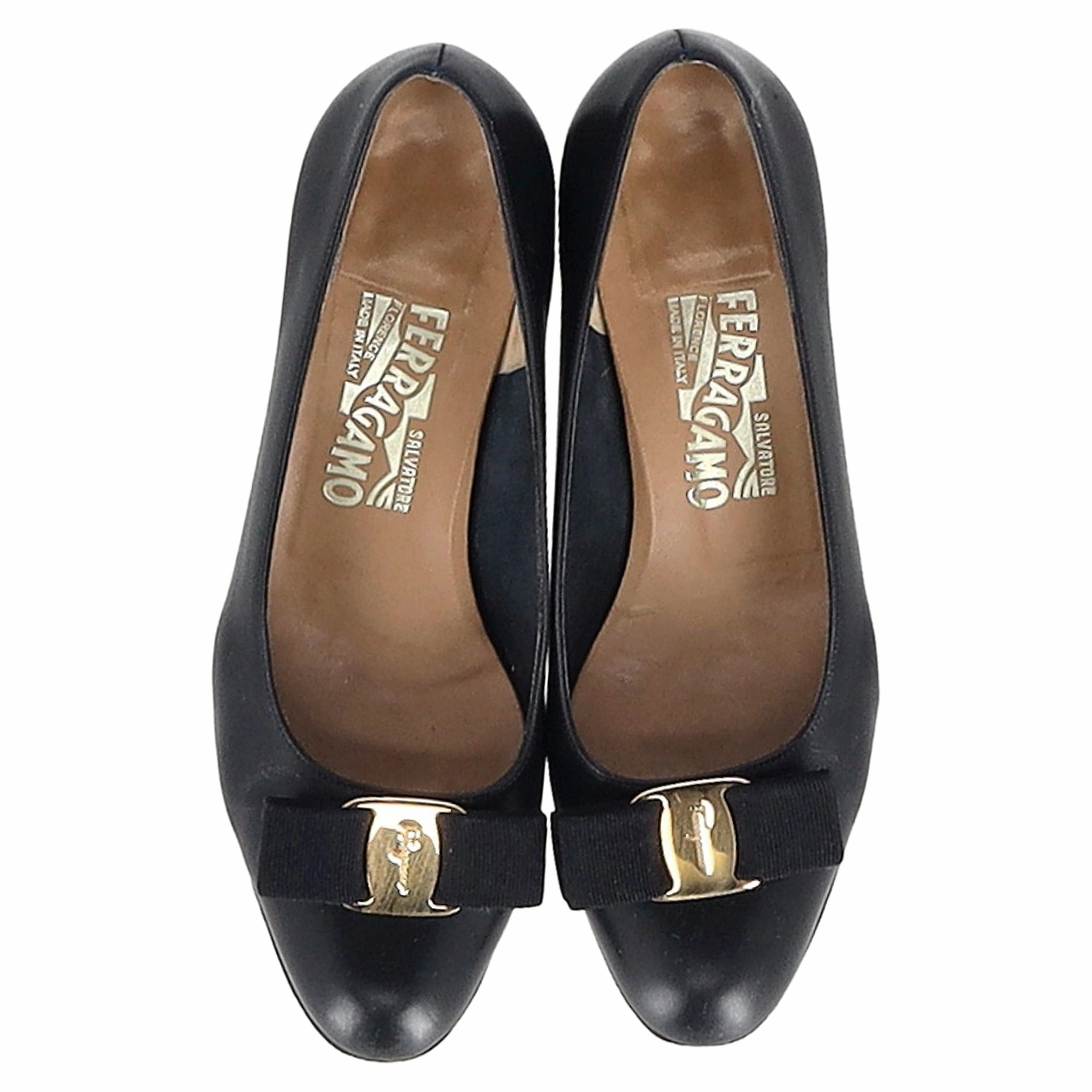 Ferragamo Vara Bow-Embellished Pumps in Black Leather