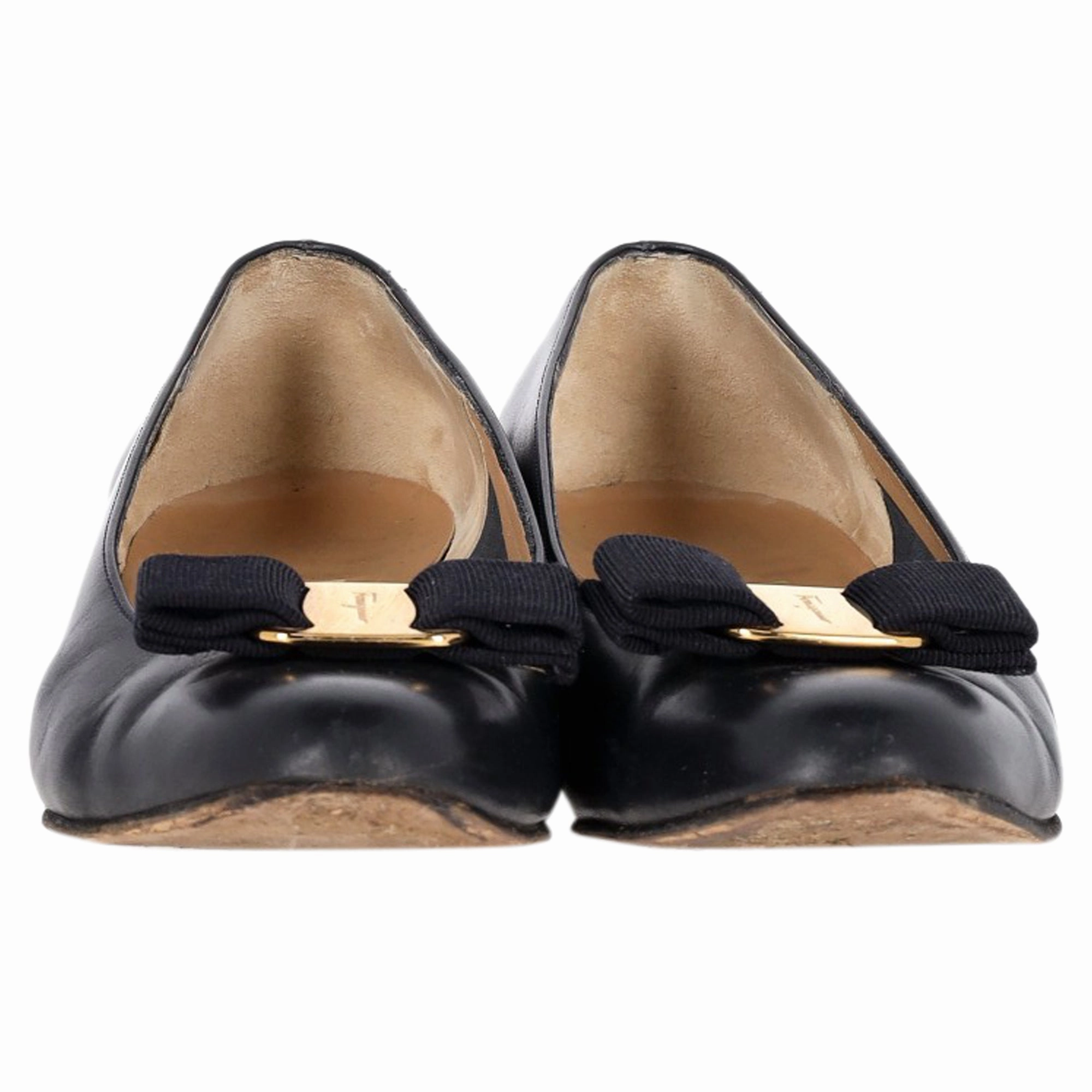 Ferragamo Vara Bow-Embellished Pumps in Black Leather