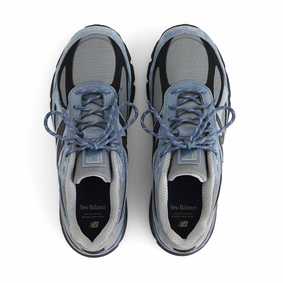 in USA 990v4 'Artic grey'