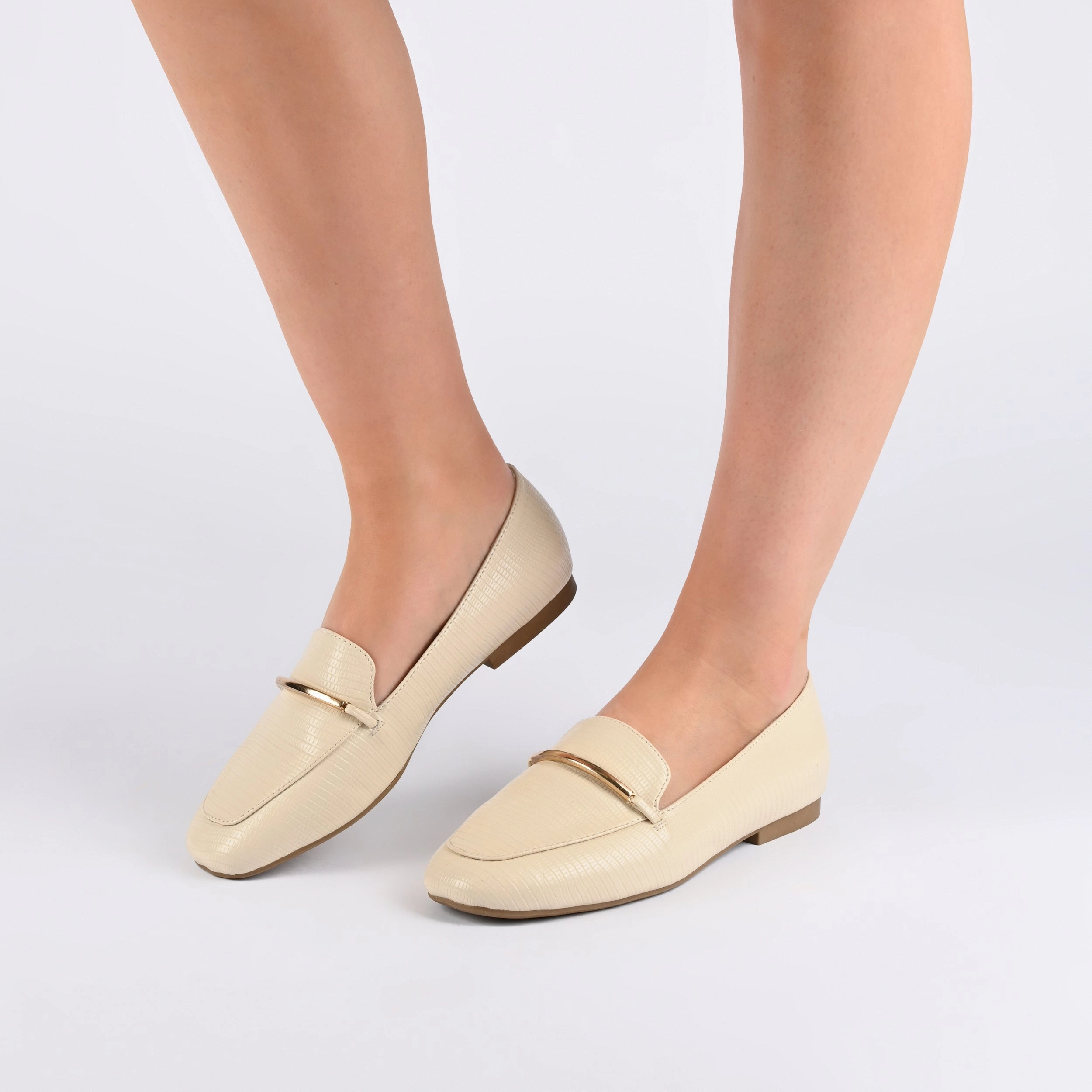 Journee Collection Women's Tru Comfort Foam Wide Width Wrenn Flats