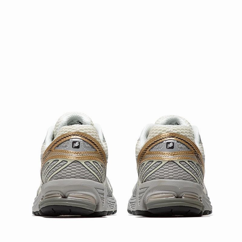New Balance 860v2 - Sea Salt/Gold Metallic