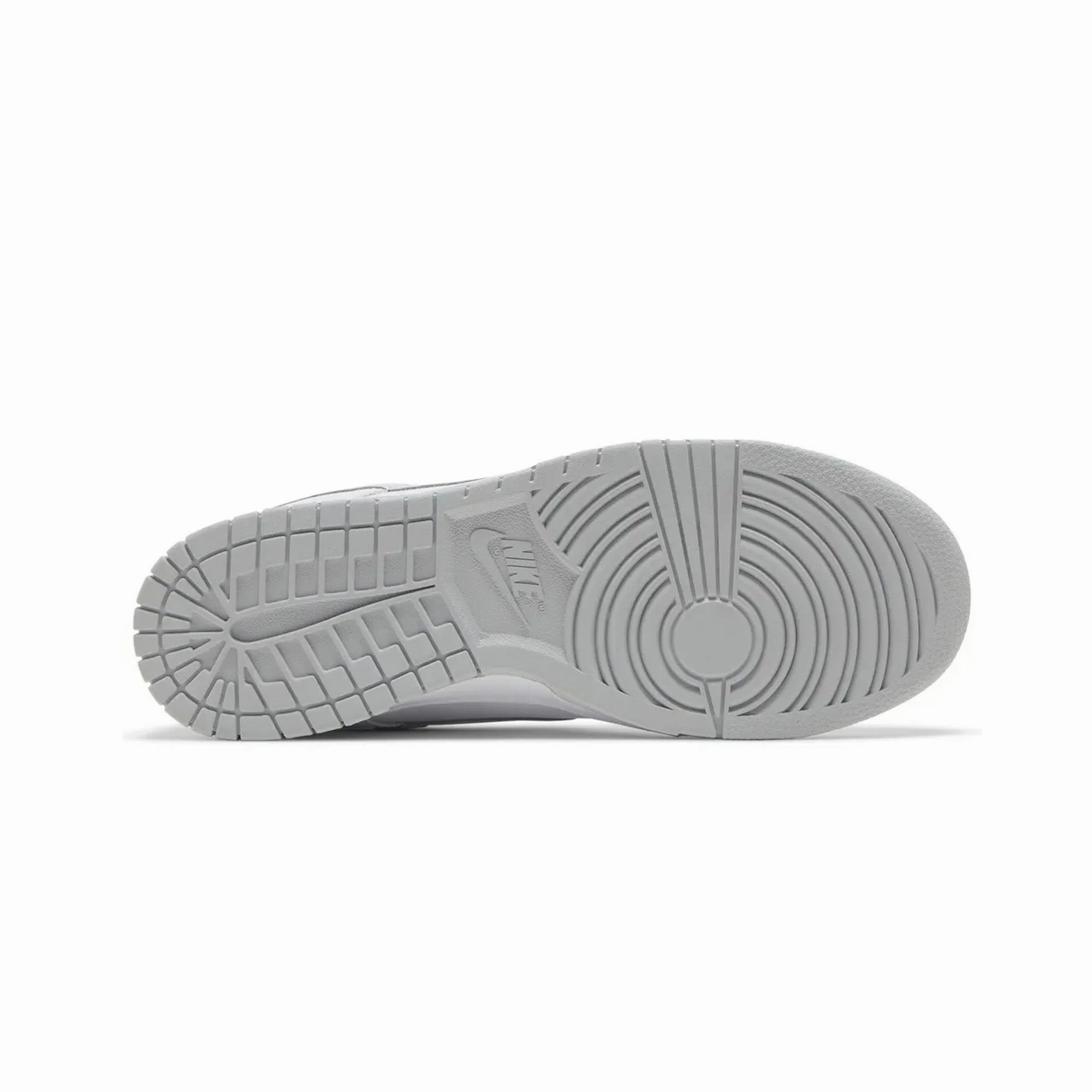 Nike Dunk Low 'Pure Platinum Grey'