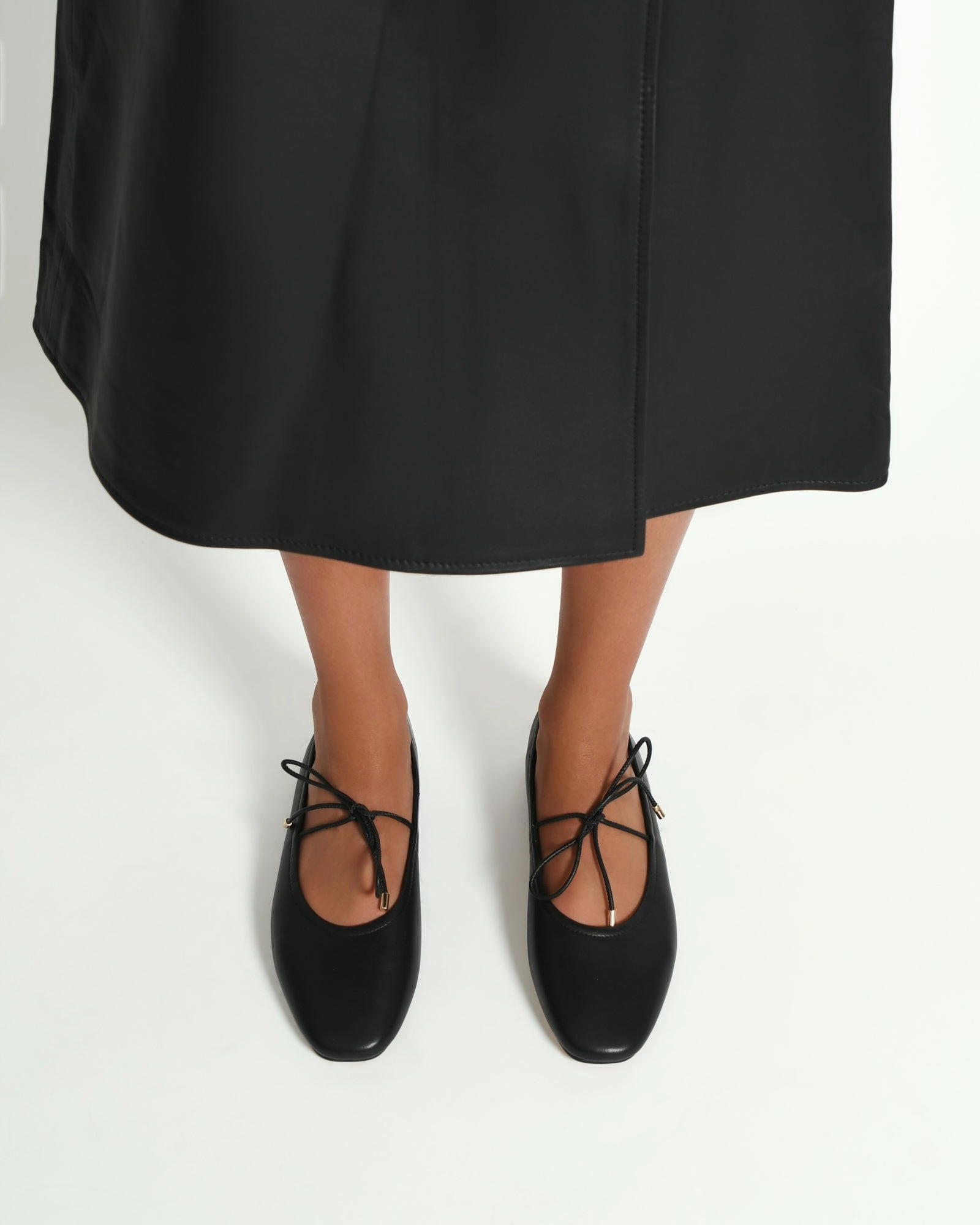 PETAL CASUAL FLATS BLACK LEATHER