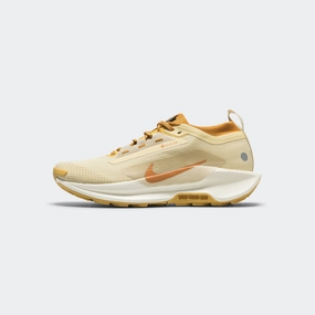React Pegasus Trail 5 GTX - Team Gold/Desert Ochre-Wheat Gold Sneakers with free shipping