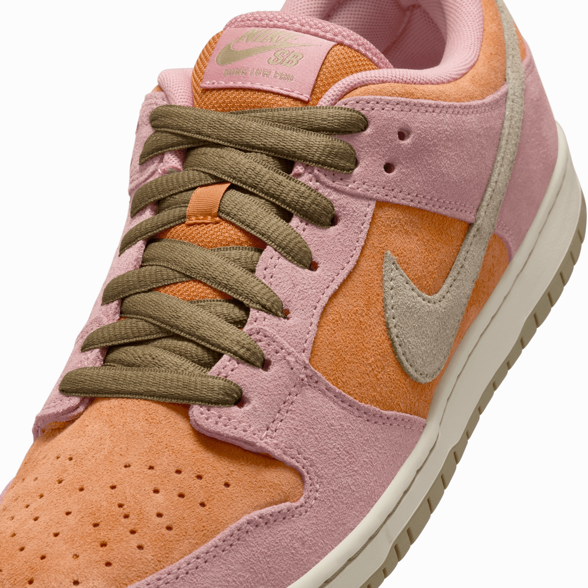 SB Dunk Low 'Red Stardust'
