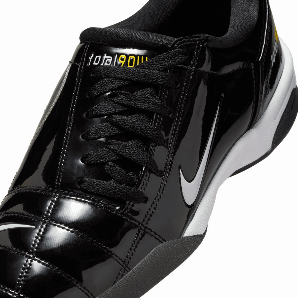 Total 90 III 'Black White'
