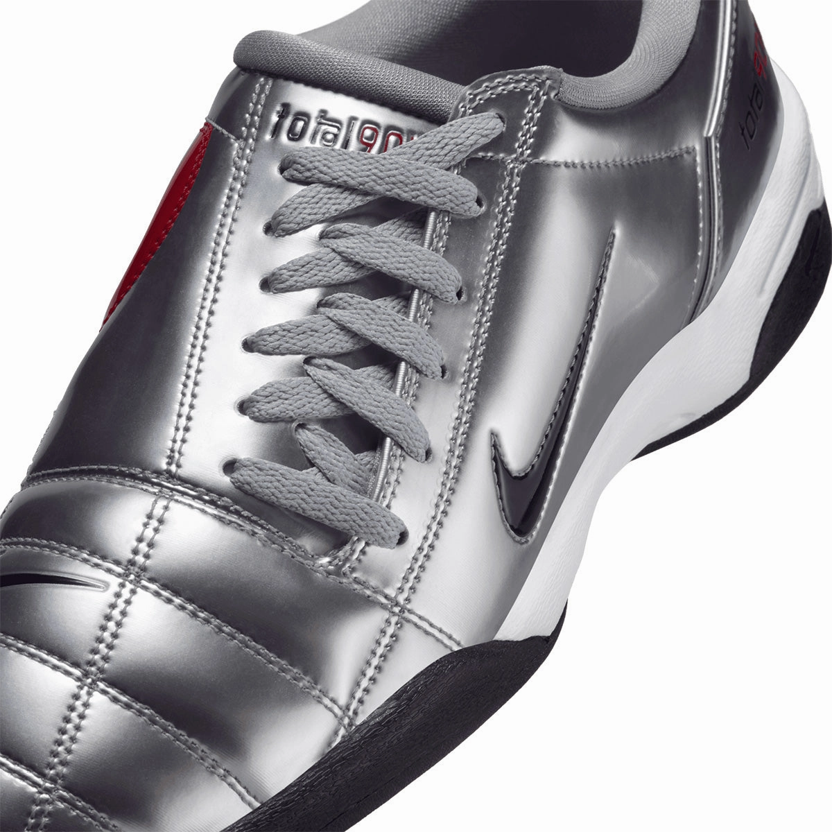 Total 90 III 'Metallic Silver Red'