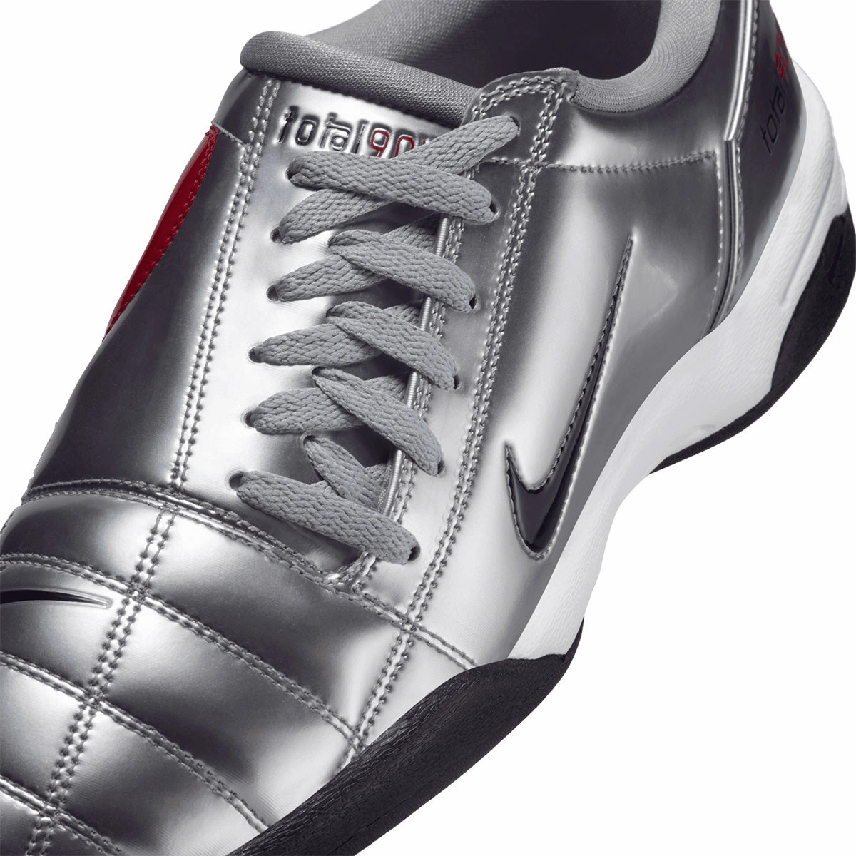 Total 90 III 'Metallic Silver Red'