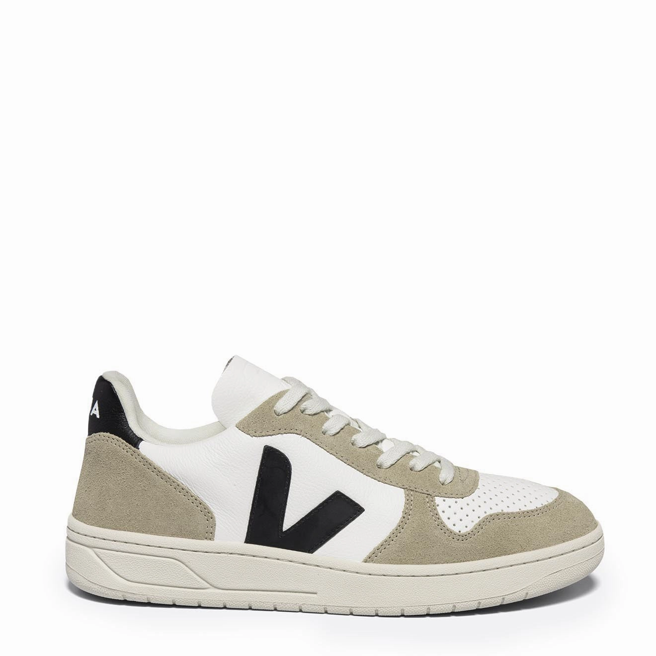 Veja V-10  Extra White Black Sahara Trainer Trendy Trainers for Men
