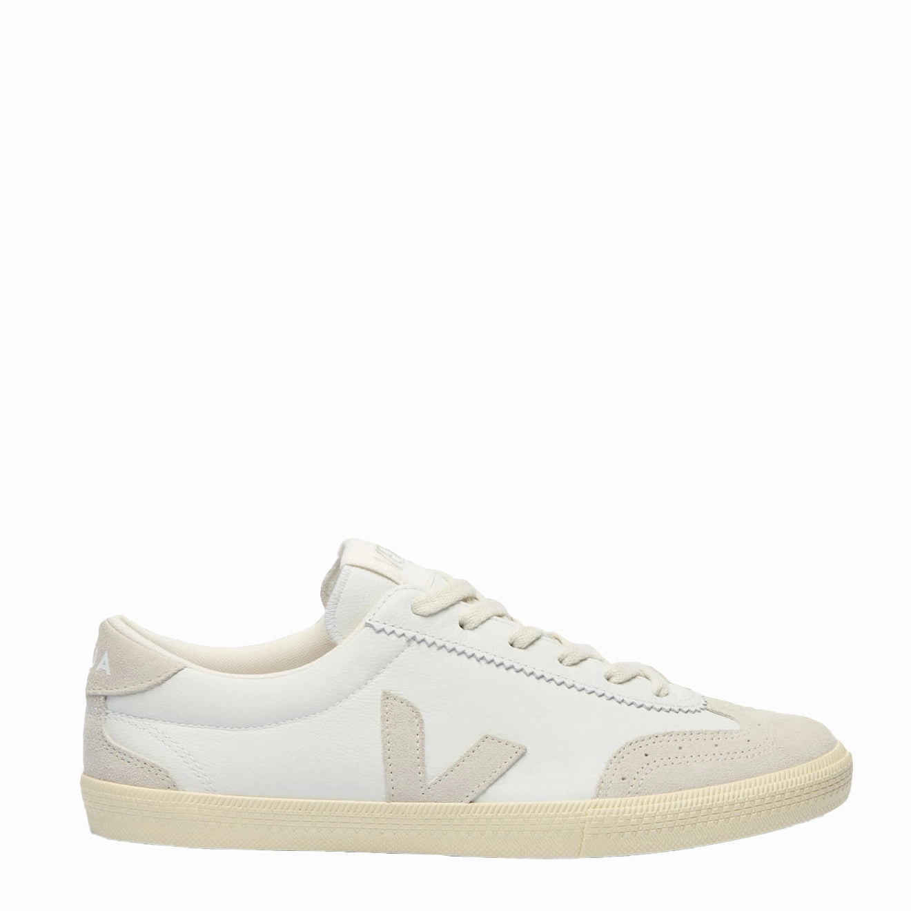 Veja Volley Trainer White / Natural Trendy Trainers for Men