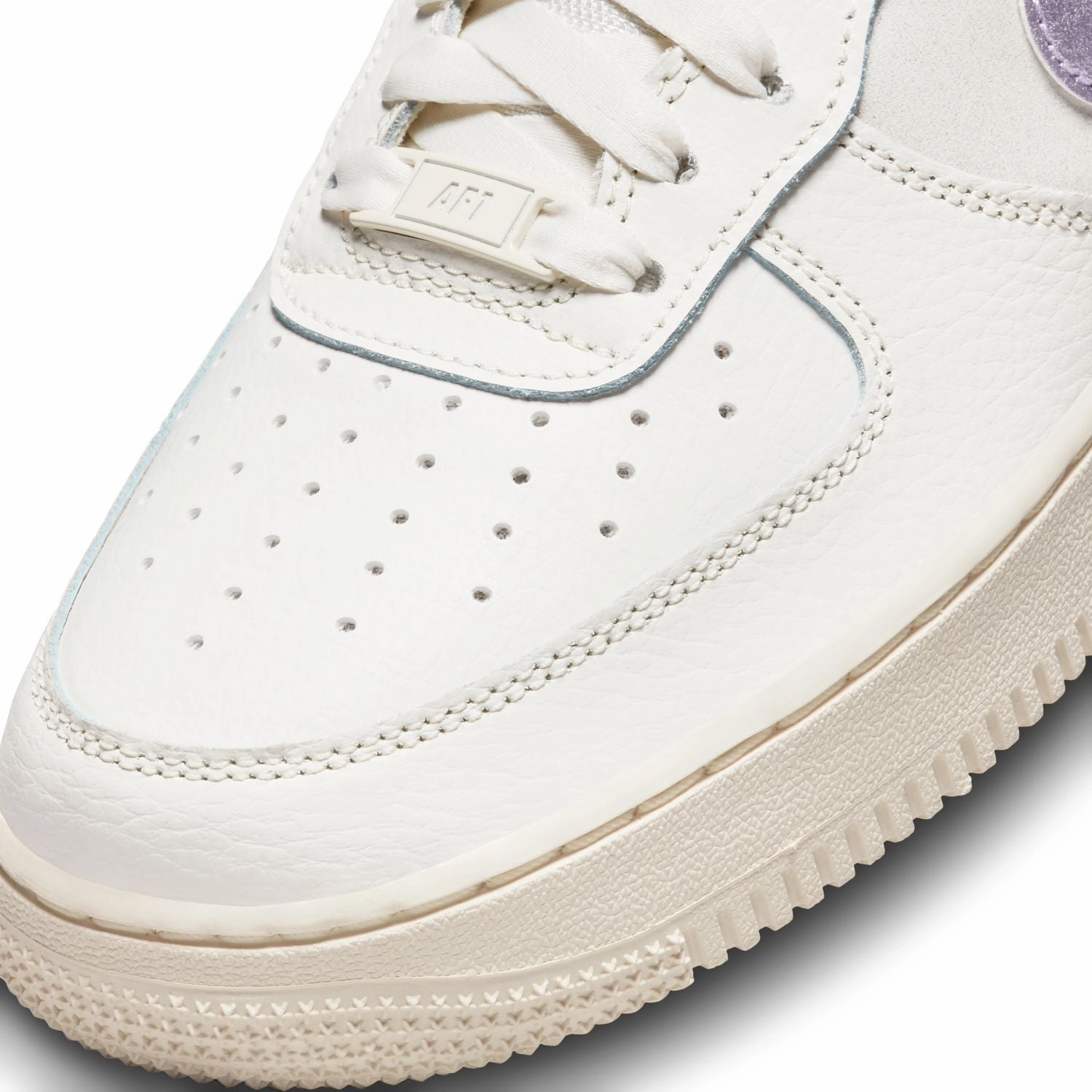 Wmns Air Force 1 '07 Ess 'Metallic Purple'