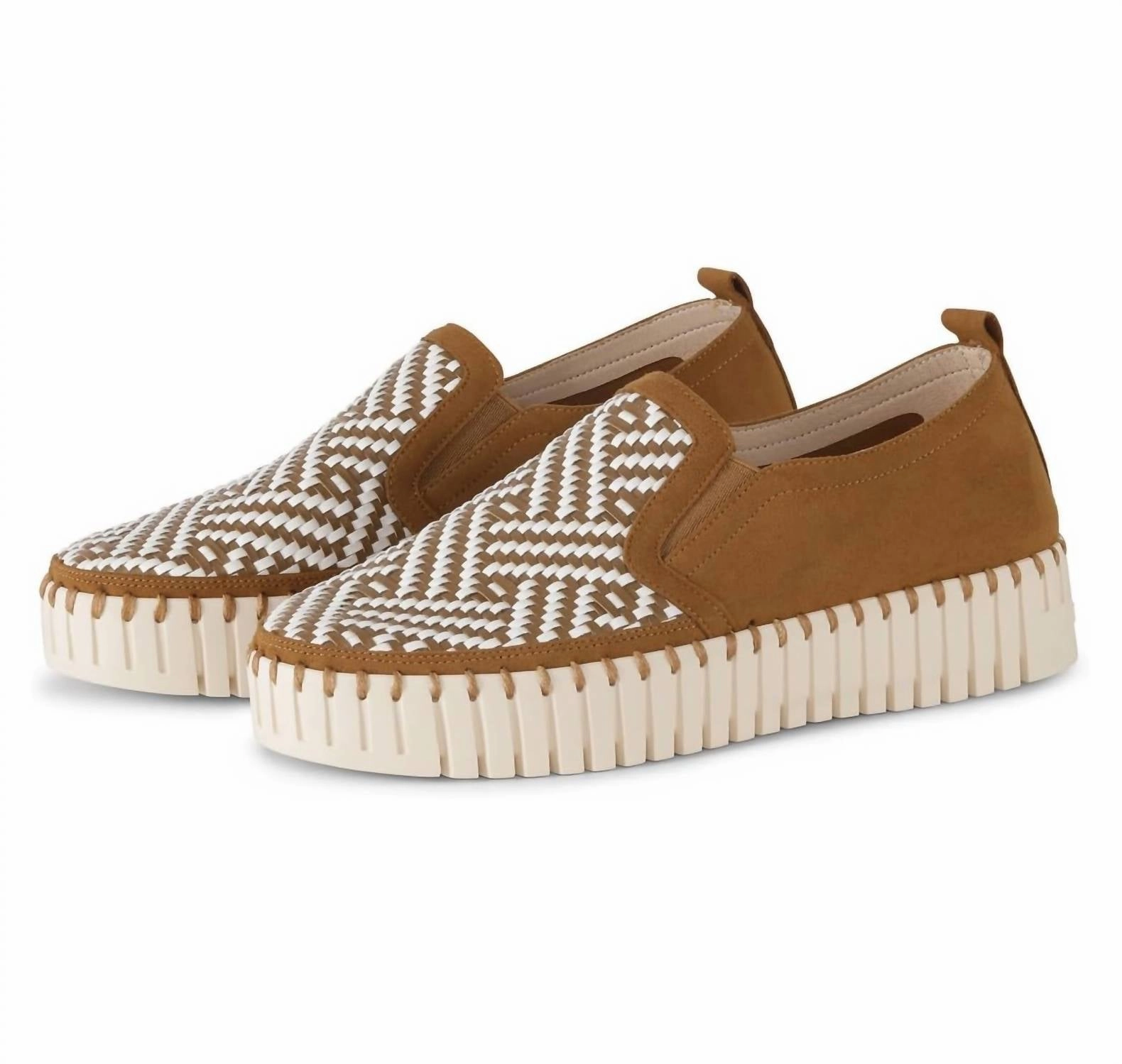 Women's 3876W Slip-On Shoes In Cashew Trendy Flats for Women