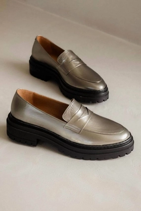 Women's Amalia Loafer In Cosmic Silver Trendy Flats for Women