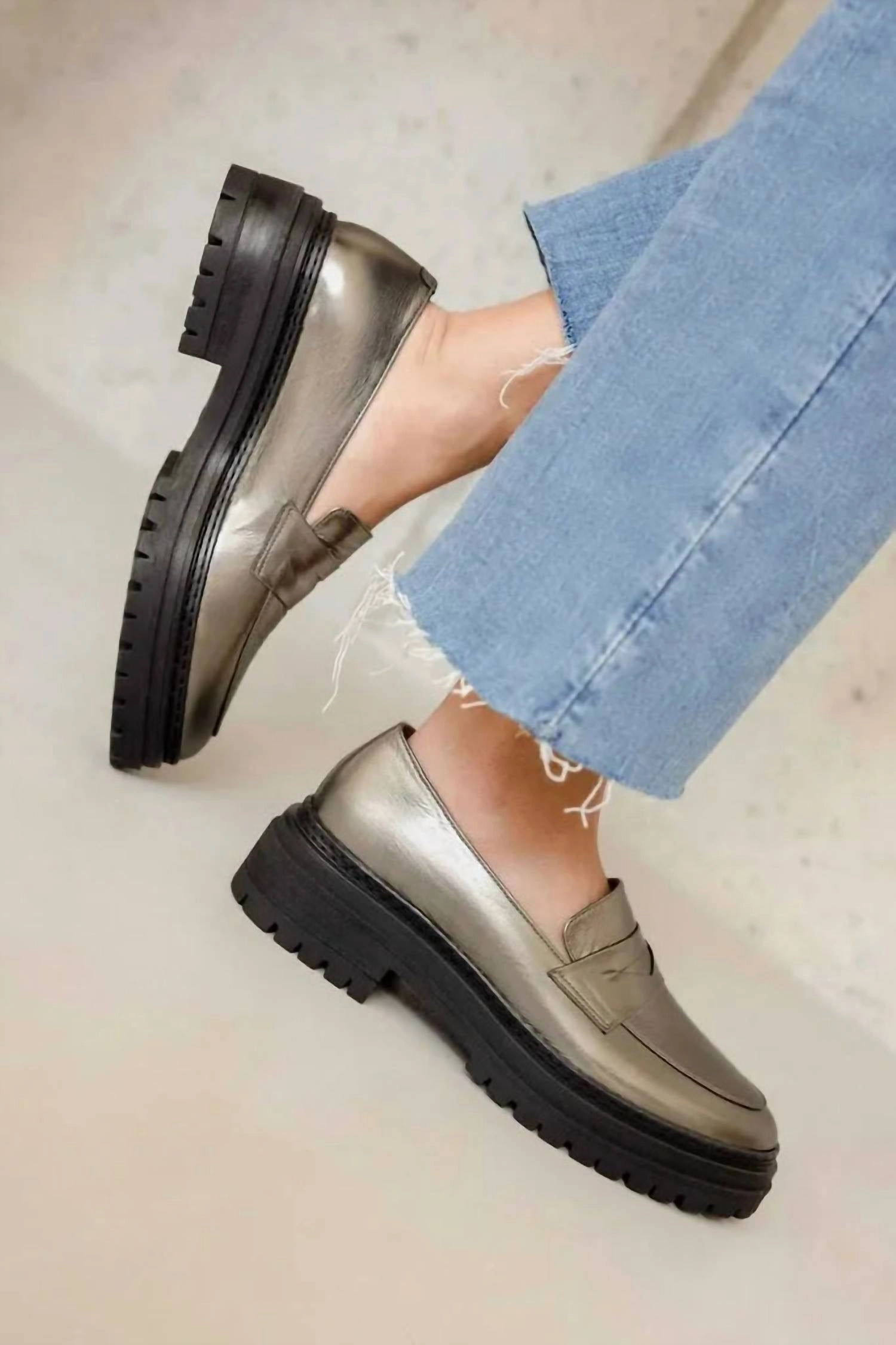 Women's Amalia Loafer In Cosmic Silver