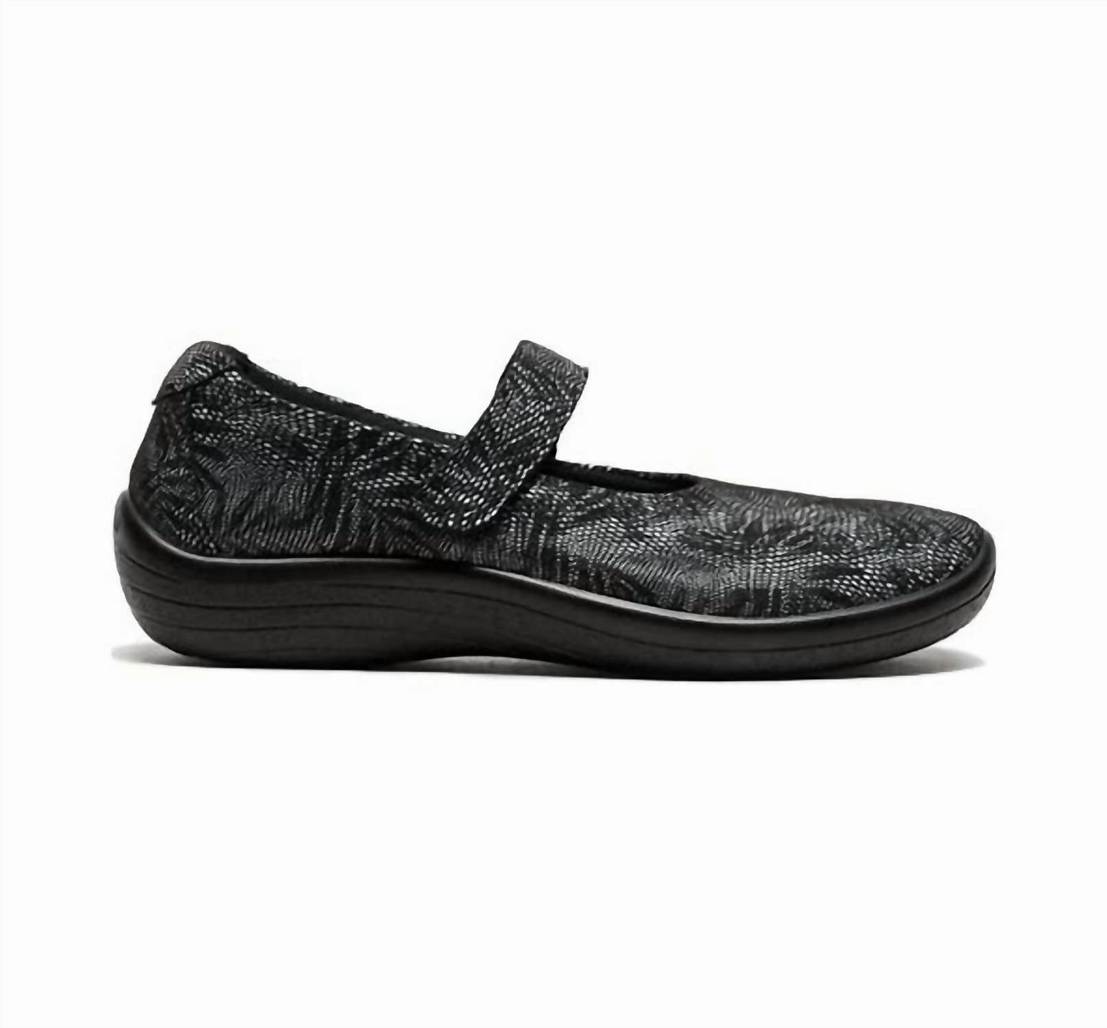 Women's Estrela Shoes In Black Palm
