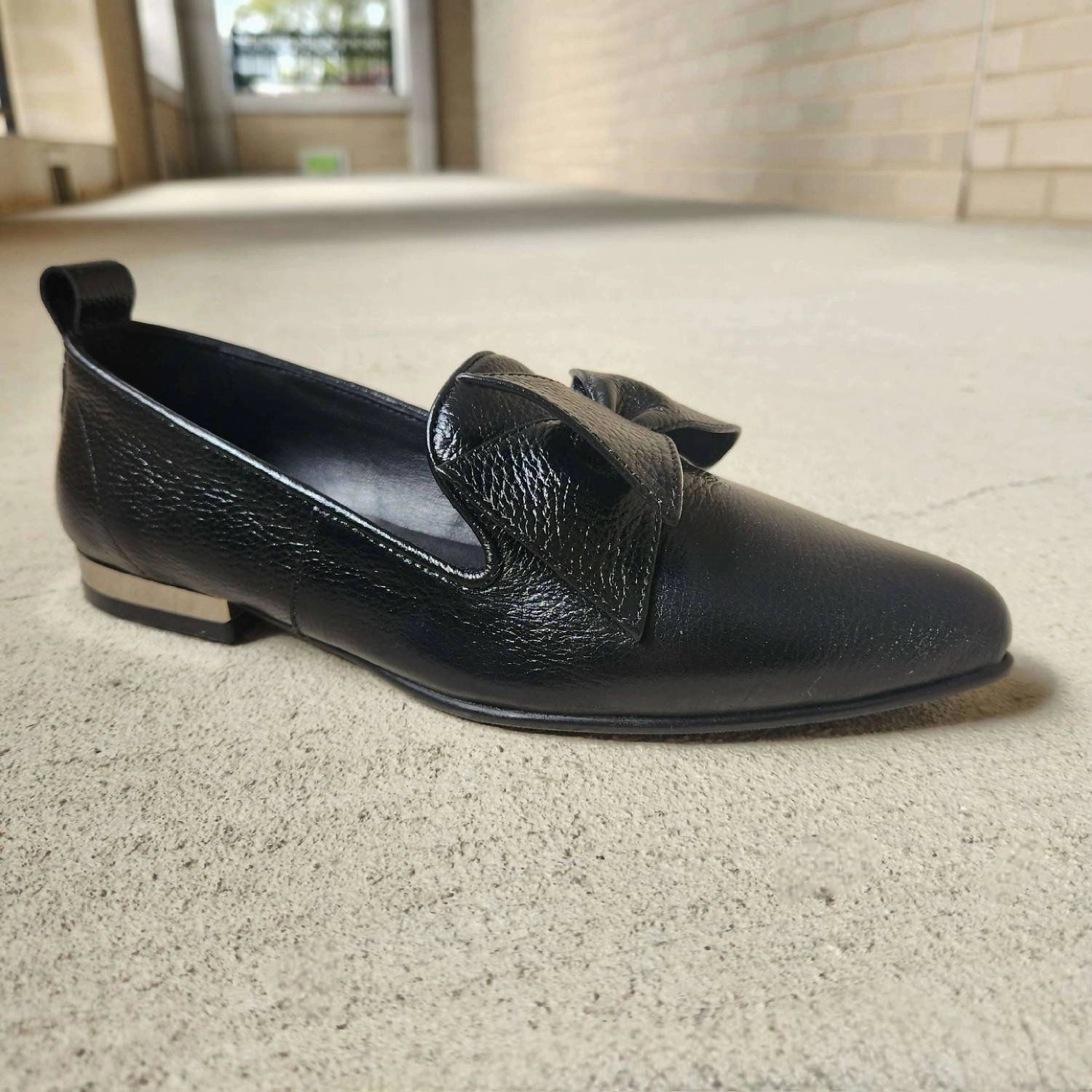 Women's Pointed Toe Flat Shoes In Black Shimmer
