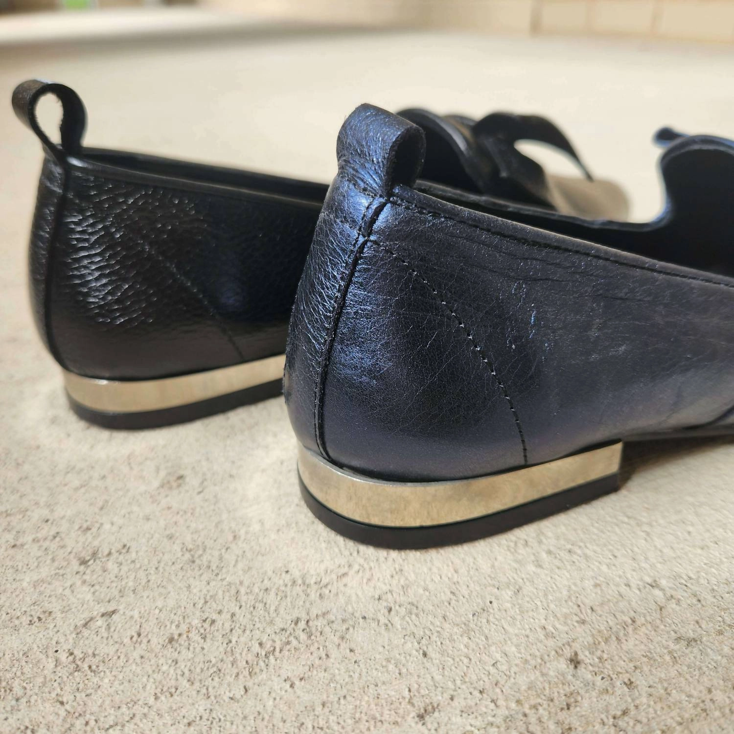 Women's Pointed Toe Flat Shoes In Black Shimmer