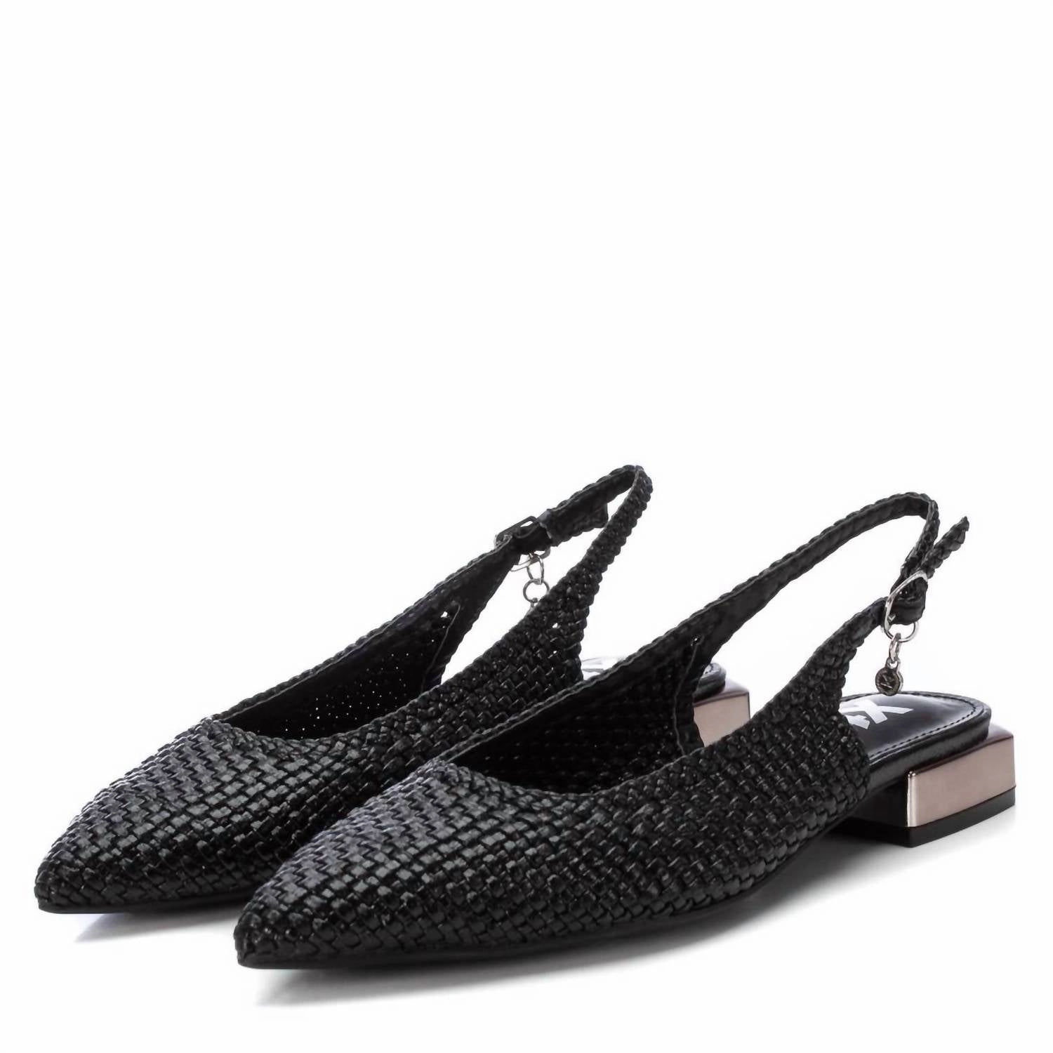Women's Pointy Toe Flats In Black