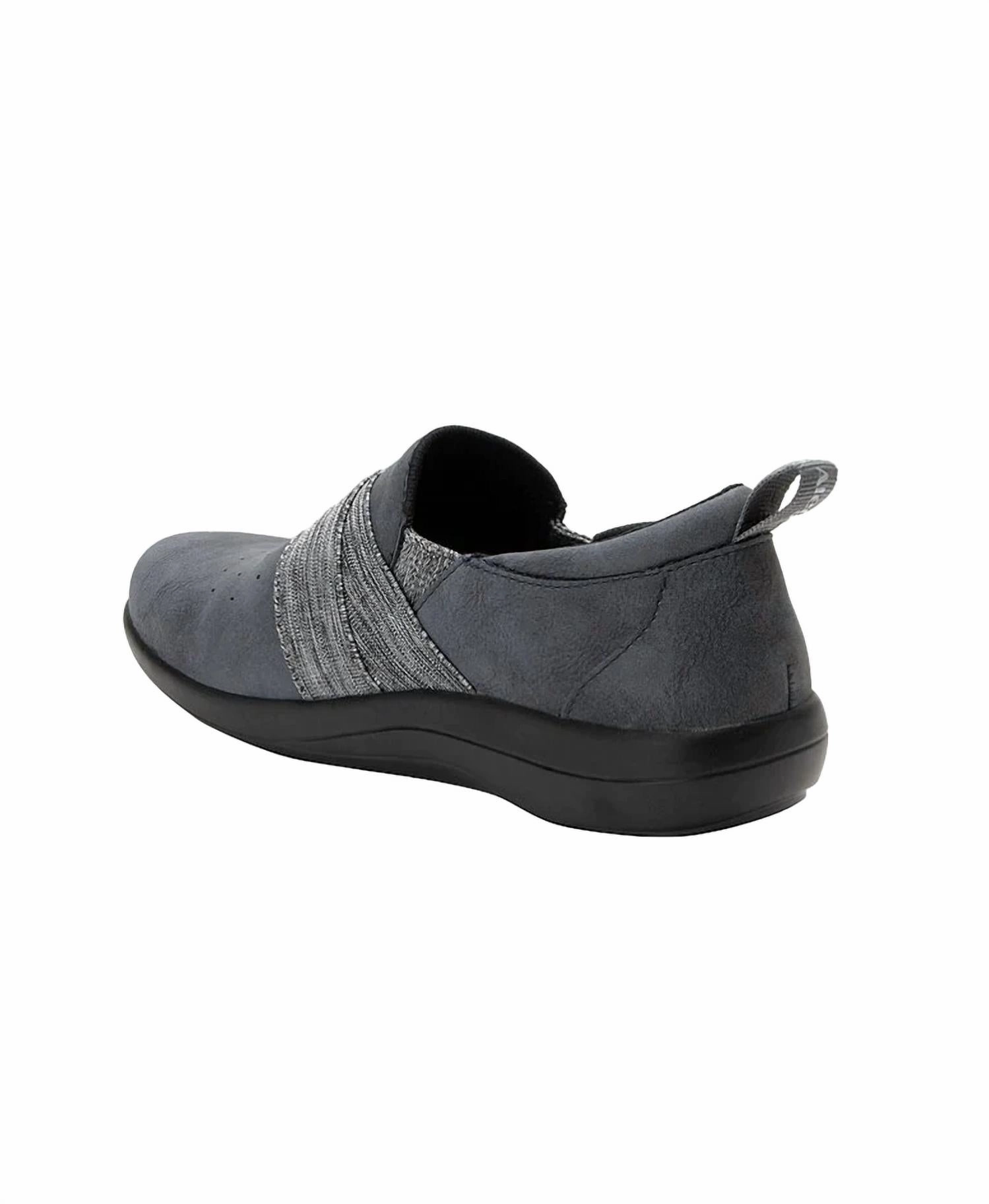 Women's Savvie Shoes In Cinder