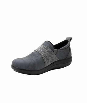Women's Savvie Shoes In Cinder Trendy Flats for Women