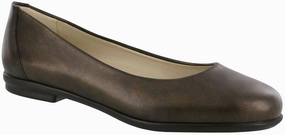 Women's Scenic Ballet Flat Shoes Medium In Bronze Trendy Flats for Women