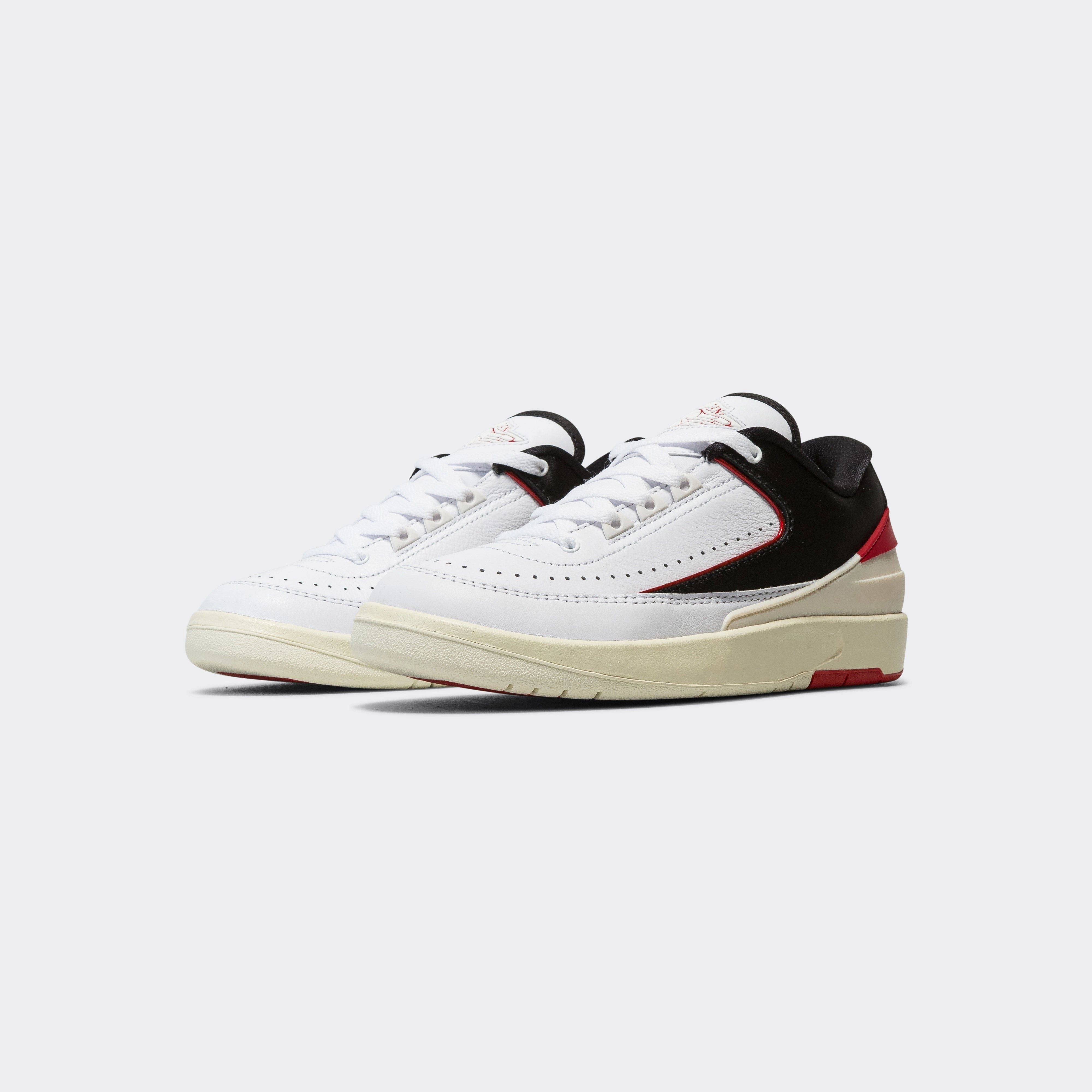 Womens Air Jordan 2 Retro Low - White/University Red-Black-Coconut Milk