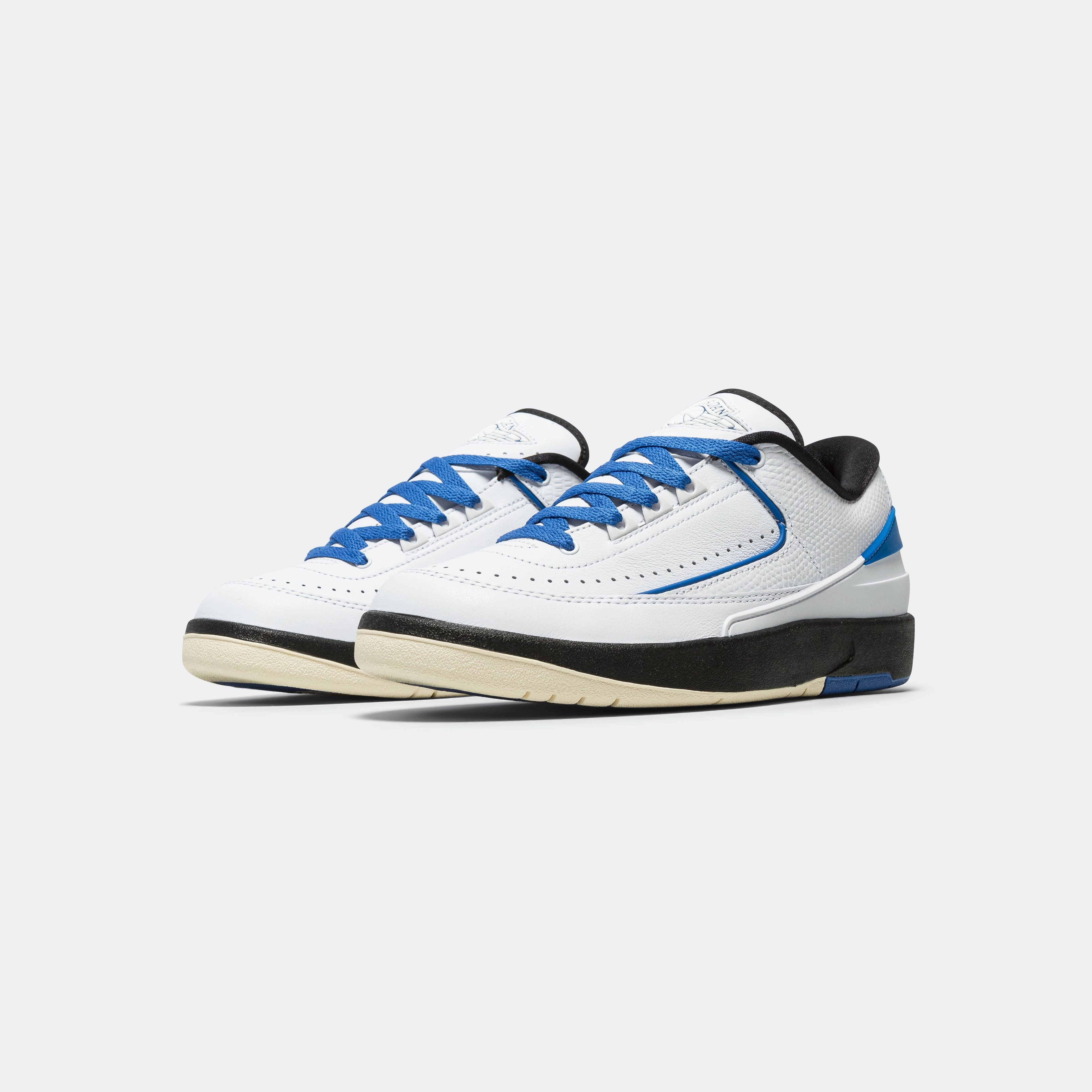 Womens Air Jordan 2 Retro Low - White/Varsity Royal-Black-Muslin
