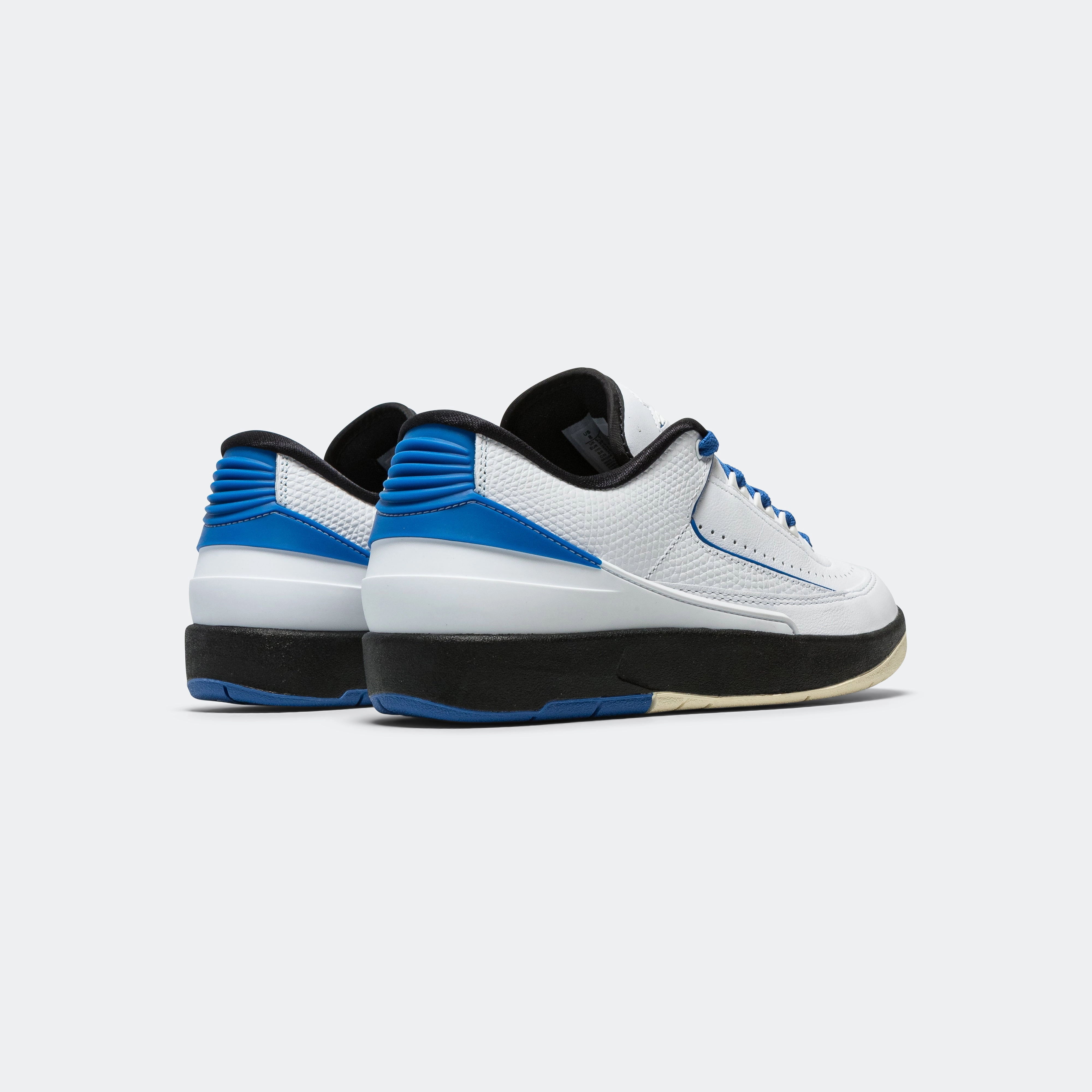 Womens Air Jordan 2 Retro Low - White/Varsity Royal-Black-Muslin