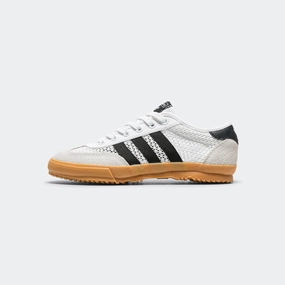 Womens Tischtennis - Footwear White/Core Black-Gum Sneakers trending now